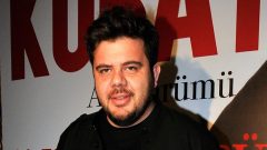 Oyuncu Eser Yenenler korona virüse yakalandı