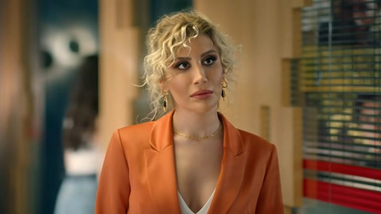 İrem Derici’den olay yaratan açıklama! ‘Göğüslerimi satacağım’