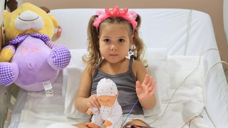 Ayda bebek taburcu oldu