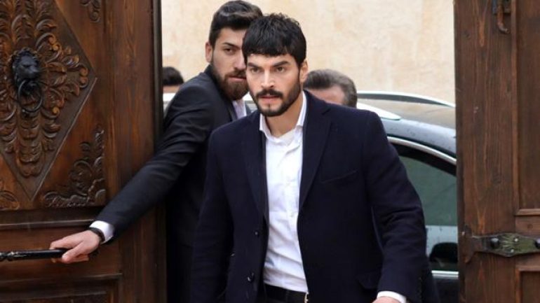 Hercai dizisinde olay çıktı! Başrol oyuncu yönetmenin üzerine yürüdü