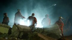 İzmir depreminde ölü ve yaralıların sayısı her geçen saat artıyor