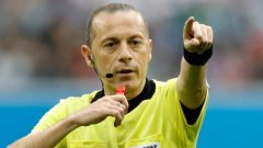 Hakem Cüneyt Çakır, yeni imajı ile sosyal medyayı salladı