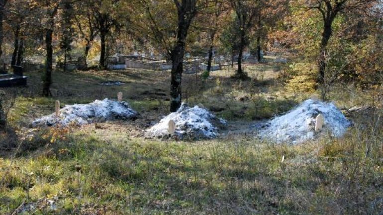 Her şey 10 gün içinde oldu! Koronavirüs bir aileden 3 can aldı