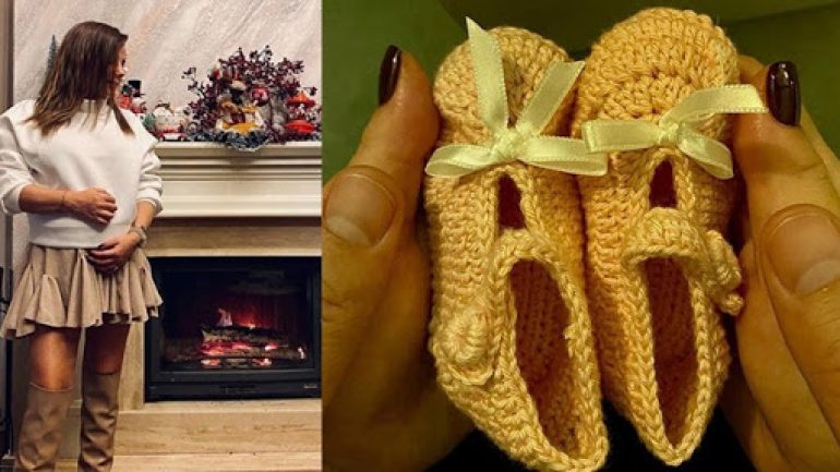 Şarkıcı Merve Özbey, bebeğinin adını açıkladı