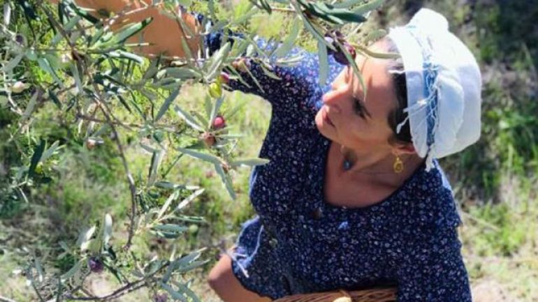 Kırmızı Oda’nın Kumru’su Aslıhan Gürbüz, belgeli çiftçi oldu