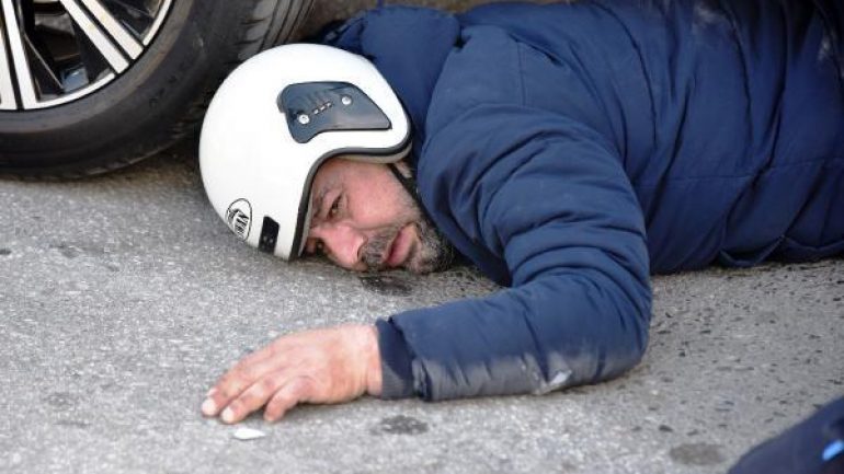 Lüks cipin altında can pazarı! Yarım saat boyunca kurtarılmayı bekledi