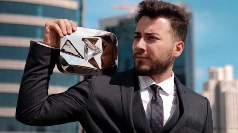 Enes Batur’un YouTube’a video yüklemesi yasaklandı