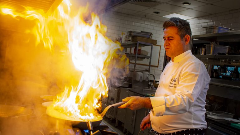 Lezzeti aşkla sunan şef: Sadık Ilgaz