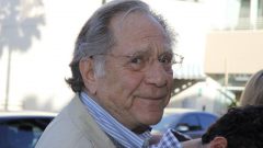 Oyuncu George Segal hayatını kaybetti