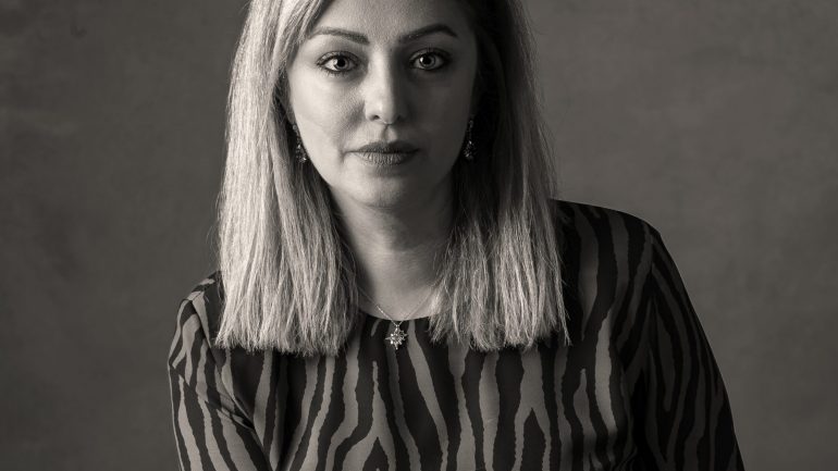 Dr. Feride Gökçe Demir: Kahkahamı hak eden her şeye gülerim