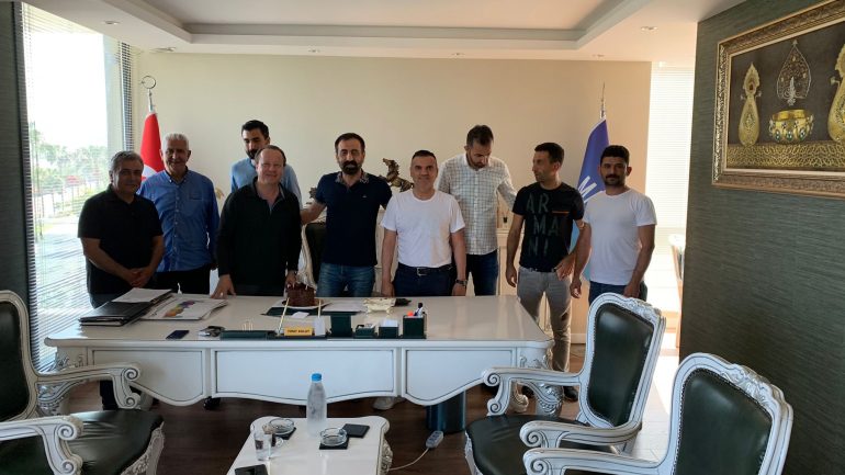 Ünlü iş insanı Fırat Bulut’a sürpriz doğum günü