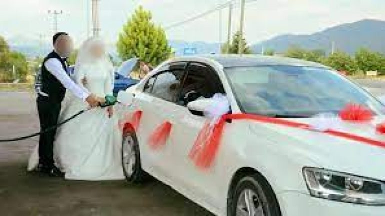 Düğünde koronavirüs şoku! Gelinin testi pozitif çıktı, damat ile 22 davetli karantinaya alındı