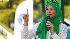 Reklam dublörlüğü yapan Burcu Çetinkaya’nın peruklu hali takipçilerinden tam not aldı