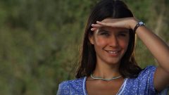 Beren Saat dişlerini yaptırdı! Hayranları ikiye bölündü