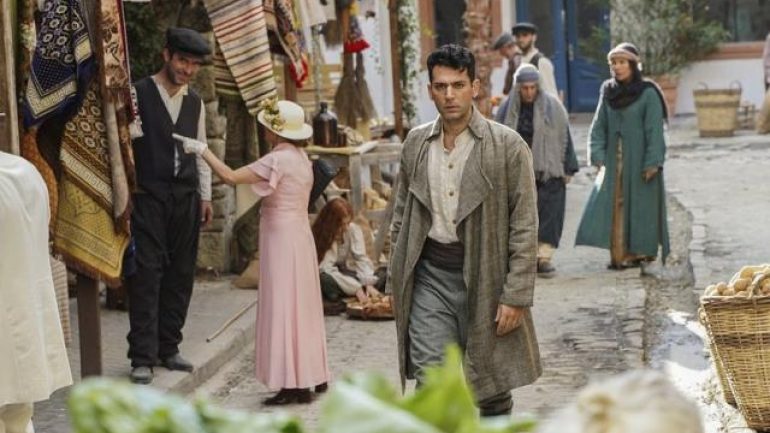 Show TV’de yayınlanan Aziz dizisi dünyaca ünlü diziye benzetildi