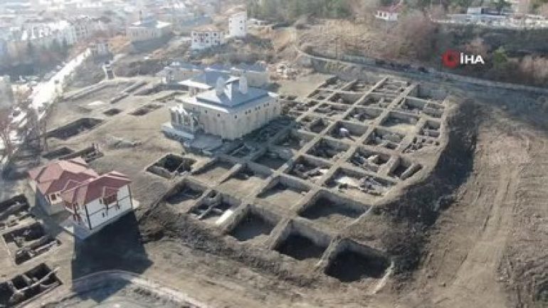 Sivas’ta kenti Moğol baskınından koruyan surun izlerine rastlandı