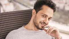 Murat Boz’un terli havlusu, kadınları birbirine düşürdü