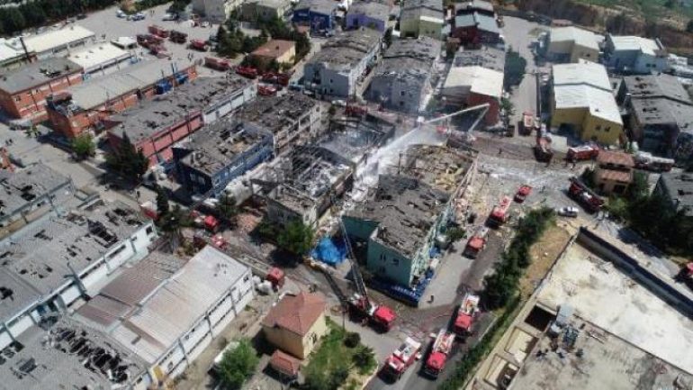 Tuzla’da boya fabrikasında patlama! 3 ölü, 9 yaralı