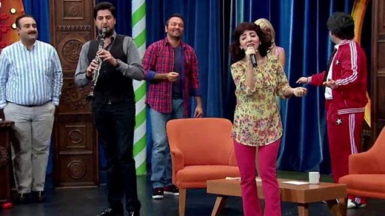 Güldür Güldür Show’un yıldızı aşkını ilan etti! Sevgilisiyle samimi pozunu paylaştı