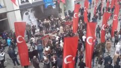 Türk bayraklarıyla donatılan İstiklal Caddesi görüntülendi