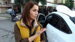 Kaza sonrası araçtan çıkartılıp yüzüne kolonya sürülen kadının başına gelmeyen kalmadı