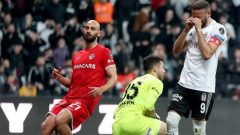 Necati Ateş’ten Beşiktaş taraftarını kızdıracak yorum: Şampiyonluğu bıraktılar