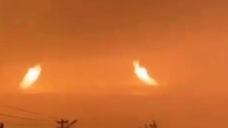 7.7’lik deprem sırasında ürperten görüntüler! İki gölden alevler yükseldi