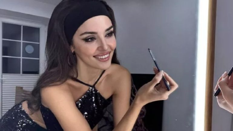 Hande Erçel’in 80’ler tarzı…