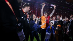 Simge ve Icardi’nin Aşkın Olayım performansı sosyal medyaya damga vurdu