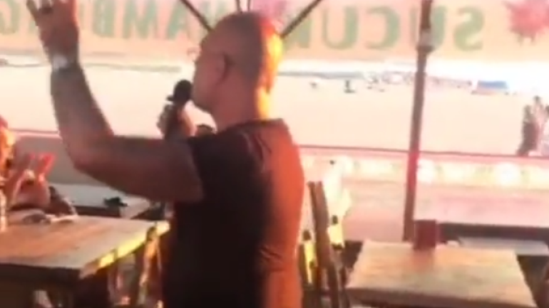 Sahneye çıkmak için 3 milyon euro isteyen Ajdar, 80 TL’ye 4 saat boyunca şarkı söylerken görüntülendi