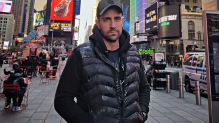 Çağlar Ertuğrul’dan düğün isyanı: Niye boşandın o zaman?