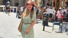  Burcu Kara ailesiyle yurt dışına çıktı