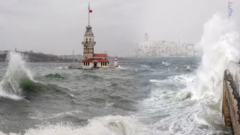 İstanbul güne rüzgarla uyandı: Hızı 70 kilometreyi bulacak!