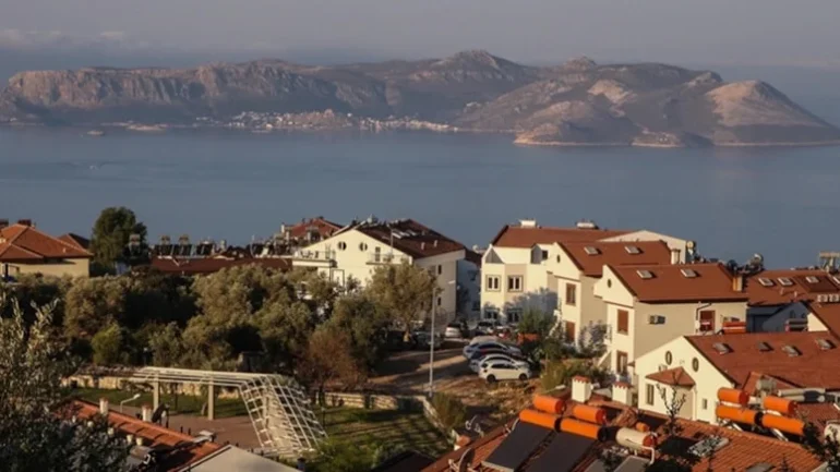 Türkler akın akın o ülkeye yerleşiyor, komşu Altın Vize cenneti oldu