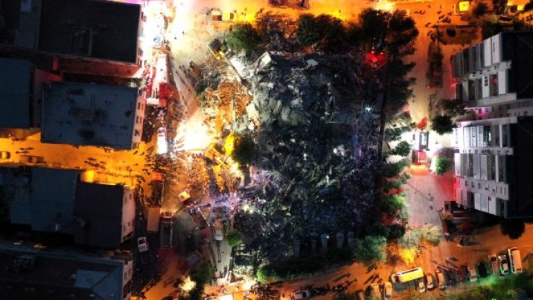 İzmir depreminde bilanço ağırlaşıyor! Ölü sayısı 25’e, yaralı sayısı 804’e yükseldi