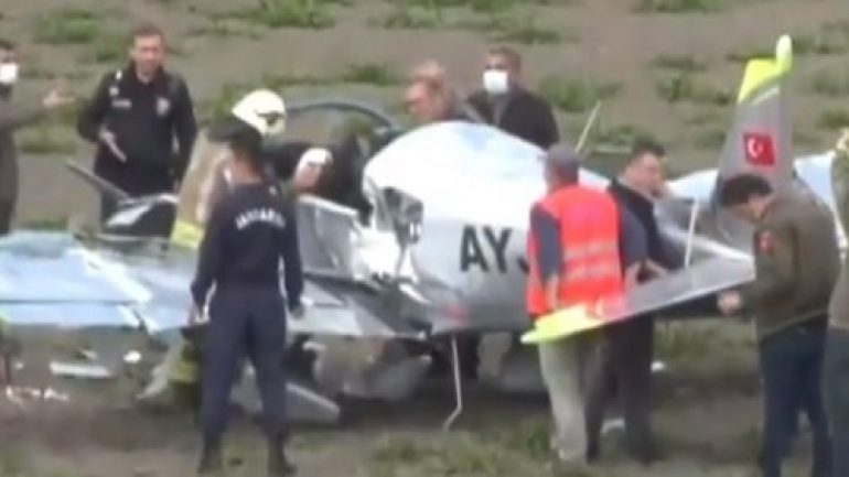 İstanbul Büyükçekmece’de eğitim uçağı düştü