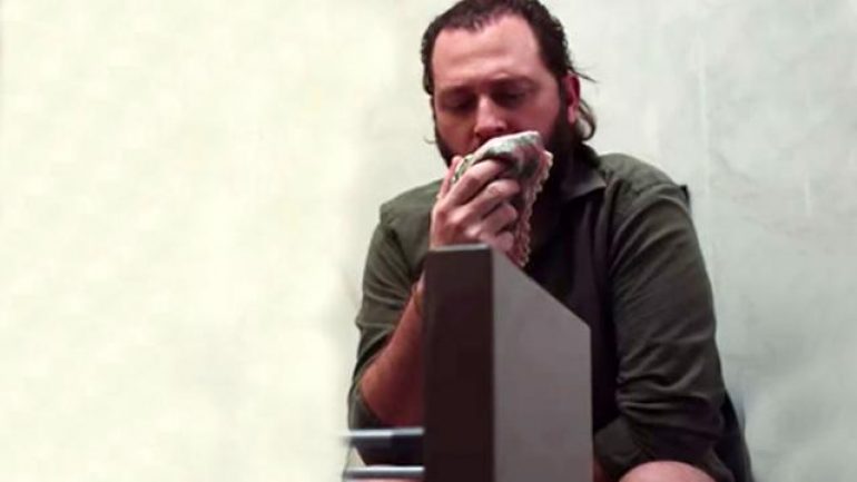 Bir Başkadır’a damga vuran sahne! Mastürbasyon yaptığı sahne olay oldu