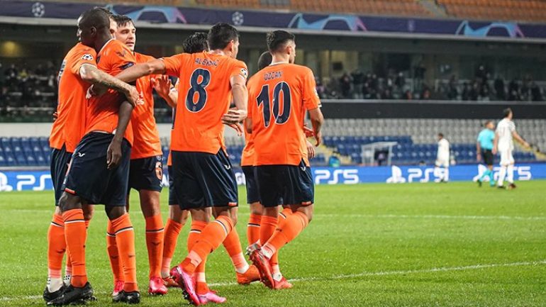 Medipol Başakşehir, evinde Manchester United 2-1 mağlup etti