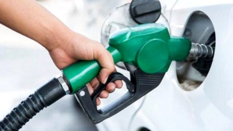 Araç sahiplerine müjde! Benzine büyük indirim