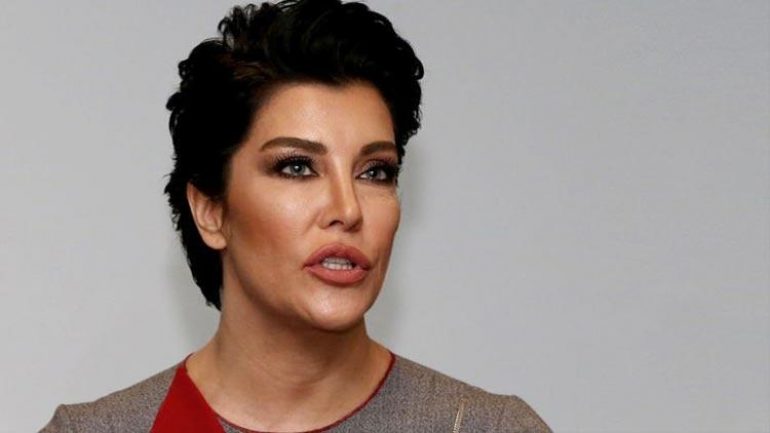 Saçlarını kazıtan Deniz Akkaya, yeni imajı ile herkesi şaşırttı