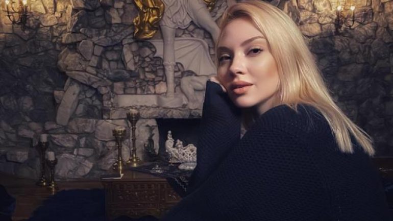 Koronavirüsün mutasyona uğradığını duyan Ece Seçkin: ‘Aşına da bulaş hızına da…’