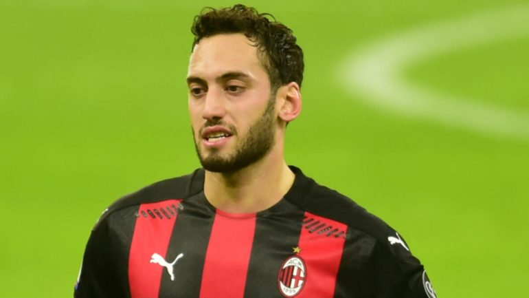 Futbolcu Hakan Çalhanoğlu, korona virüse yakalandı