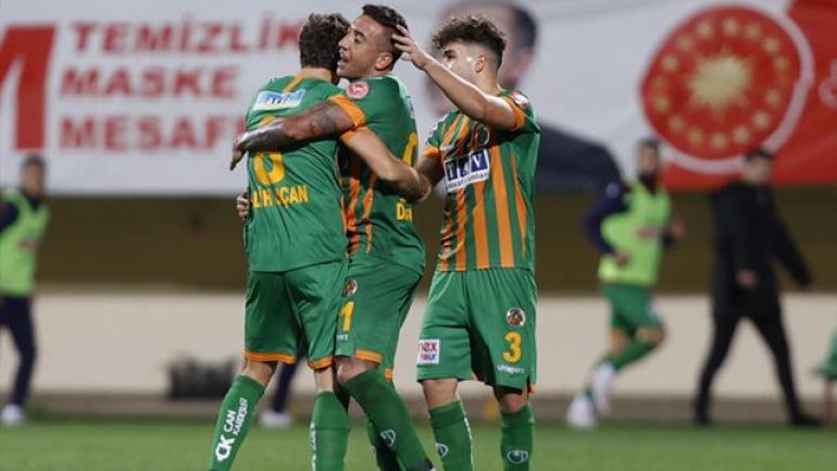 Alanyaspor 4 golle çeyrek finalde!