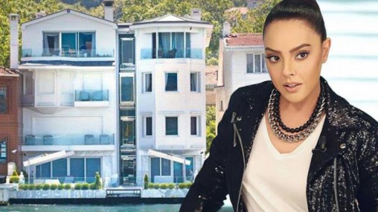 Ebru Gündeş yalı davasından beraat etti!