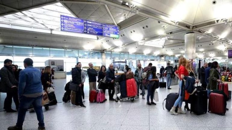 Bakan Koca açıkladı: Türkiye bir ülkeye daha kapılarını kapattı