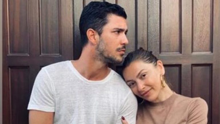 Kaan Yıldırım, Hadise’yi öpücüklere boğdu