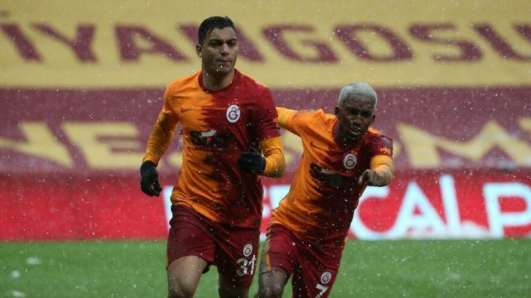 Galatasaray’ı Mostafa ısıttı! Aslan zirveyi son dakikada geri aldı!