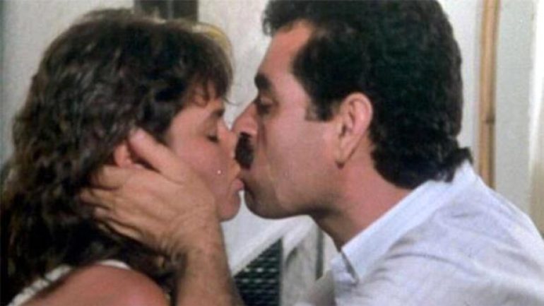 Öpüşmeleri yıllardır konuşuluyor! Hülya Avşar, ilk kez o sahneyi anlattı