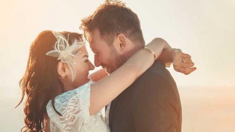 EDHO’nun güzel oyuncusu, gençlik aşkıyla evlendi