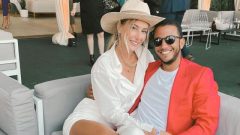 Şeyma’dan bornozlu aşk pozu! Fotoğtafı çeken kişi merak konusu oldu